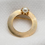 Vintage Gold‑Tone Circle Brooch w/ Pearl Accent – 1.25"