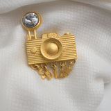Vintage Gold‑Tone Camera Brooch with “SMILE” Dangle – 1.75" x 2.5" – 1 oz