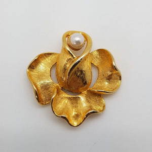 Vintage Gold Bloom with Pearl Magnetic Brooch/Pin
